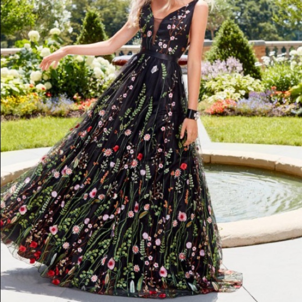 Fit & flare Flower Embroidered Prom Dress